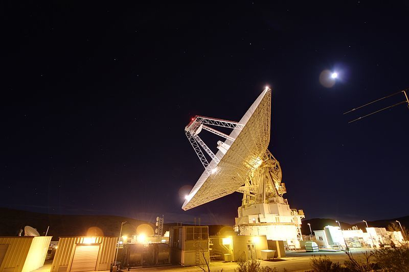 La antena de 70 metros en el Goldstone Deep Space Communications Complex es una de las varias que escucharán las señales de la misión Juno (Imagen: NASA/JPL-Caltech)